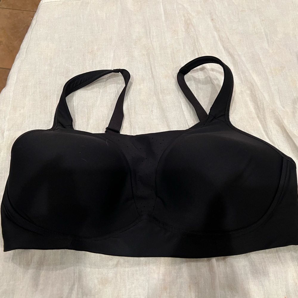 Lululemon run time black sports bra nwt